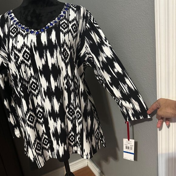 Ruby Rd Top XL Black White Ikat Blue Beaded Neckline Monochrome 3/4 Sleeve NWT - Picture 3 of 9